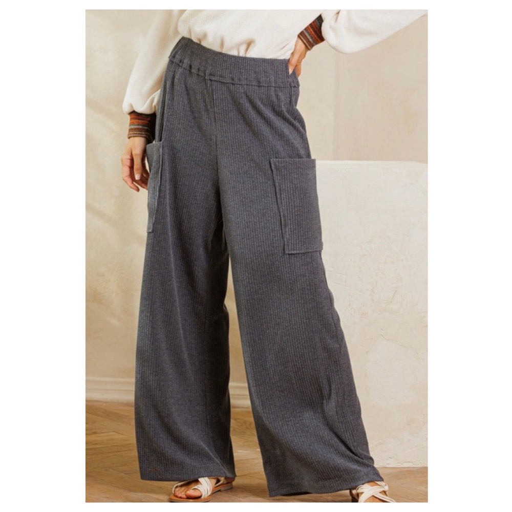 ❤️ Comfy charcoal ribbed palazzo pants - Picture 2 of 5